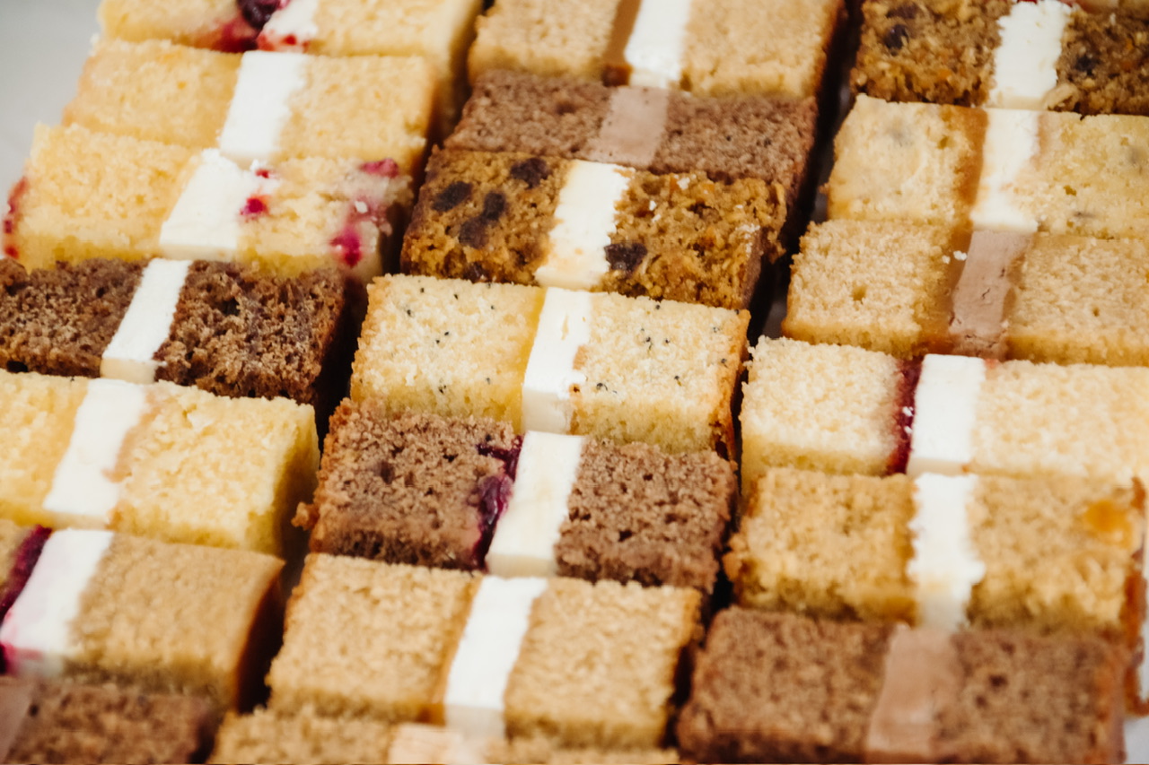 The Ultimate Cake Box - Image 4