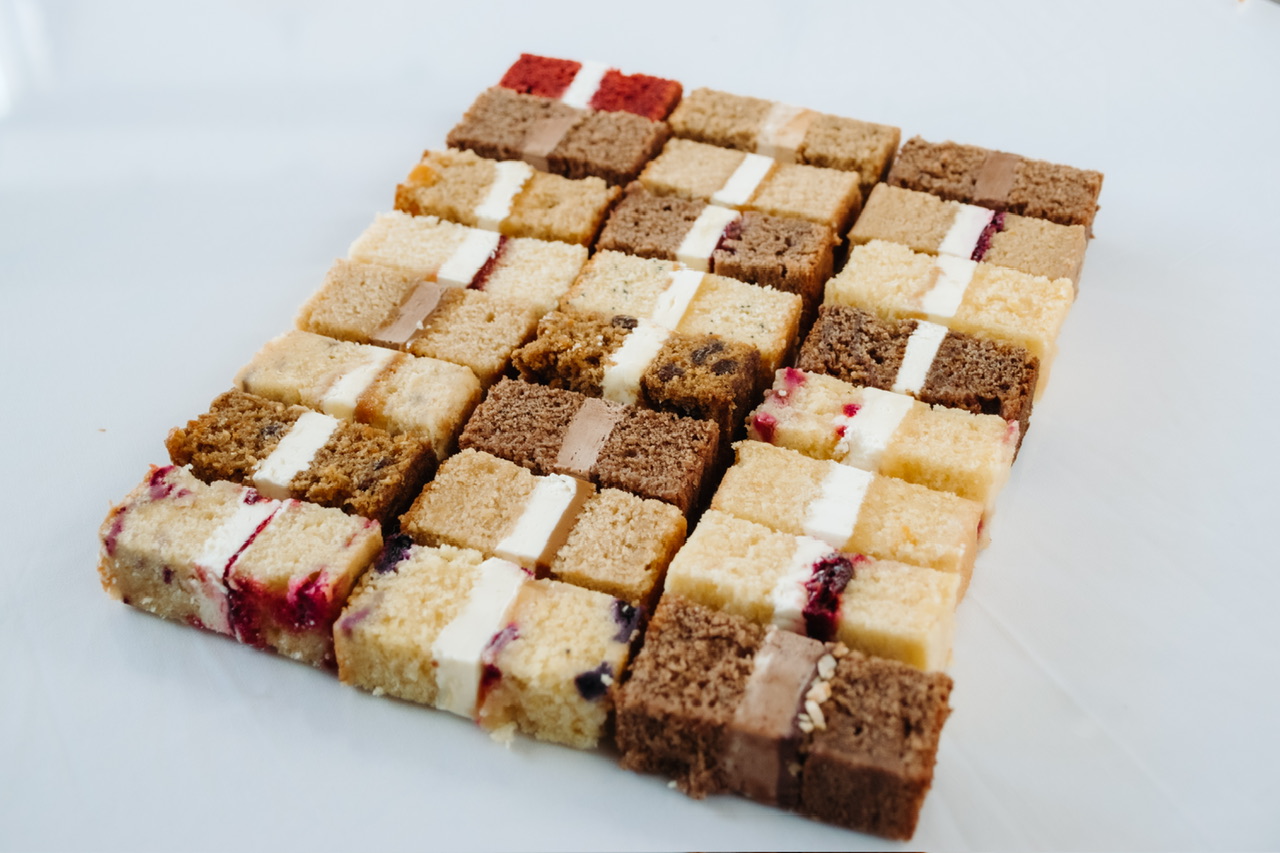 The Ultimate Cake Box - Image 7